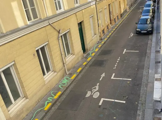 Le Saint-andre, Gare De Apartment